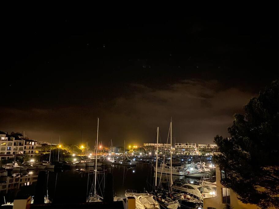 Ferienwohnung L'Atelier Marin Sur Le Port Des Marines Cogolin Exterior foto